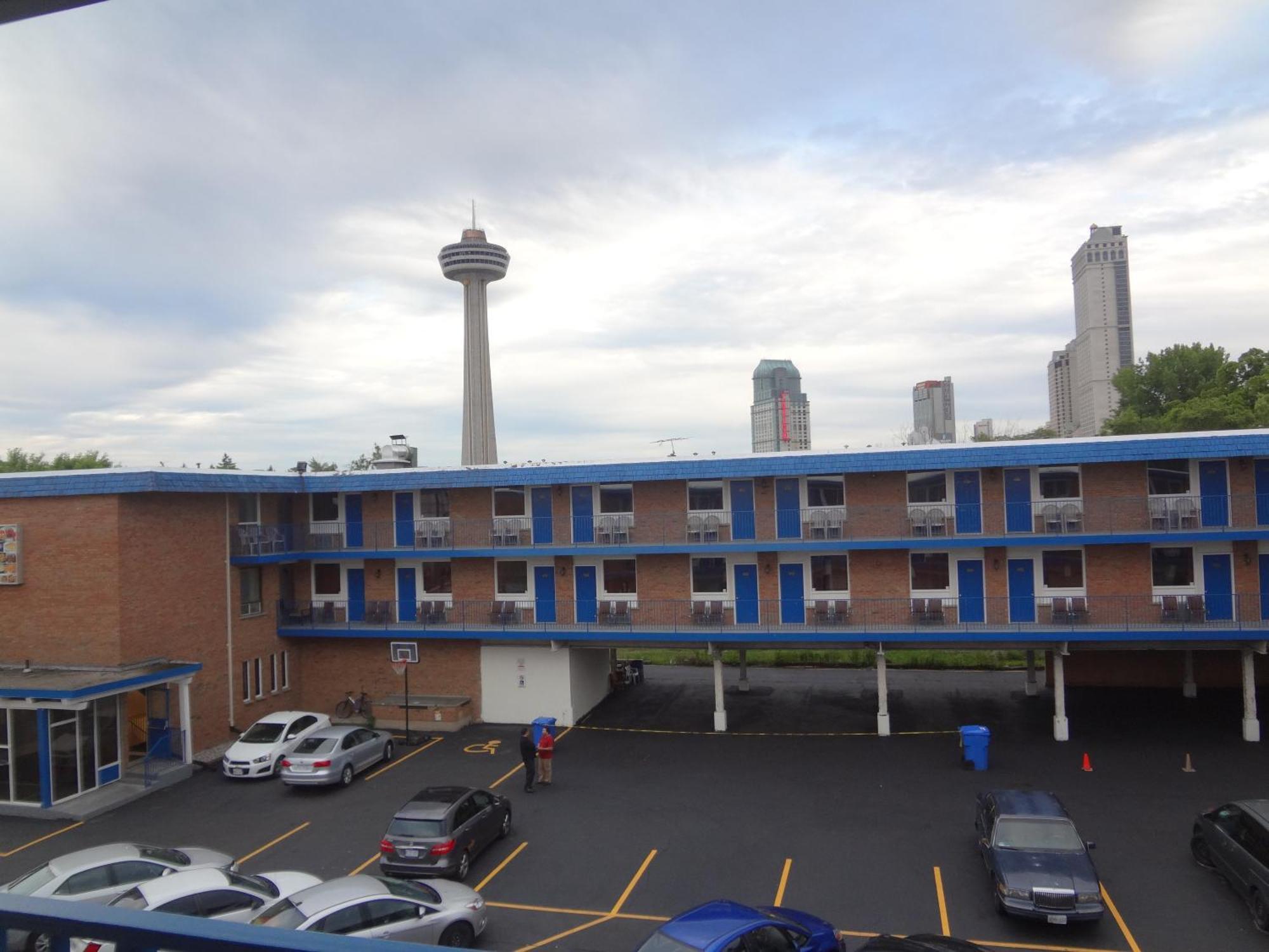 Empress Inn And Suites By The Falls Niagara Falls Esterno foto