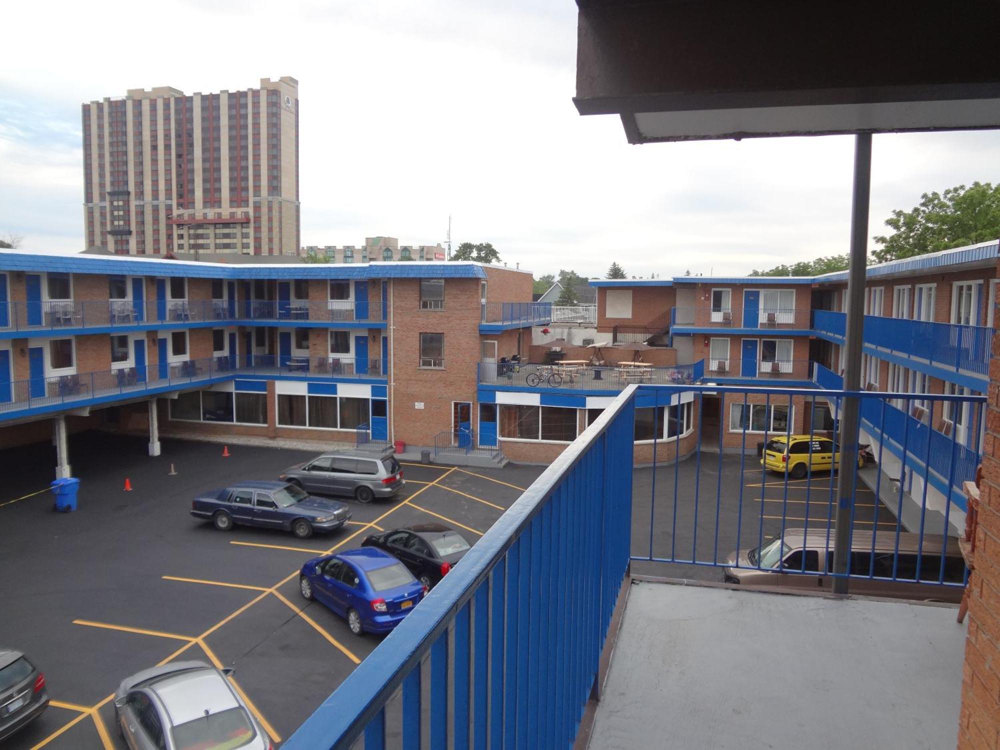 Empress Inn And Suites By The Falls Niagara Falls Esterno foto