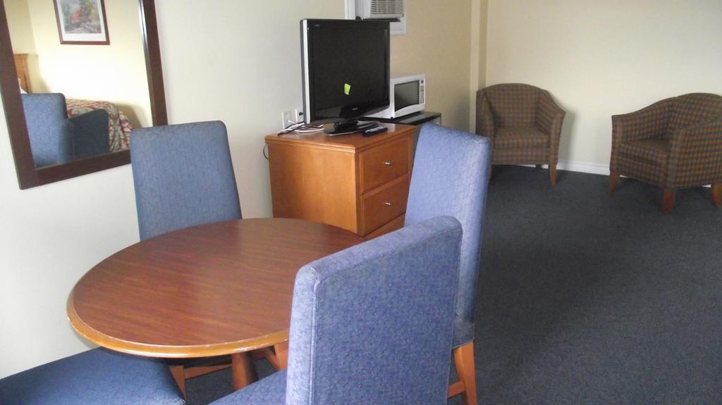 Empress Inn And Suites By The Falls Niagara Falls Esterno foto